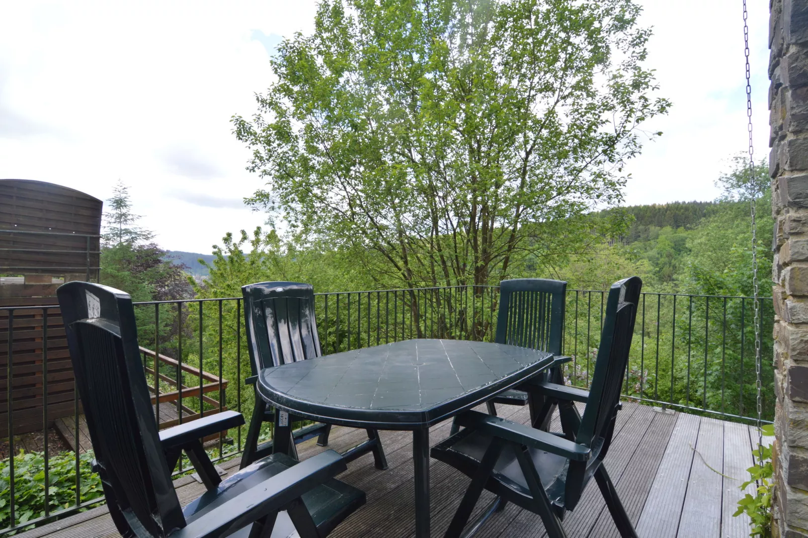 Yameta Down-Terrace balcony