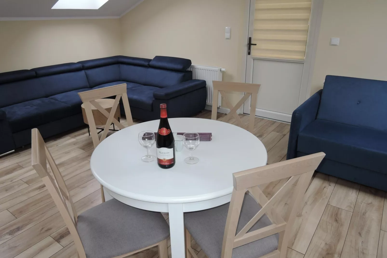 Komfortowy apartament z basenem i jacuzzi w Międzywodziu-Living room