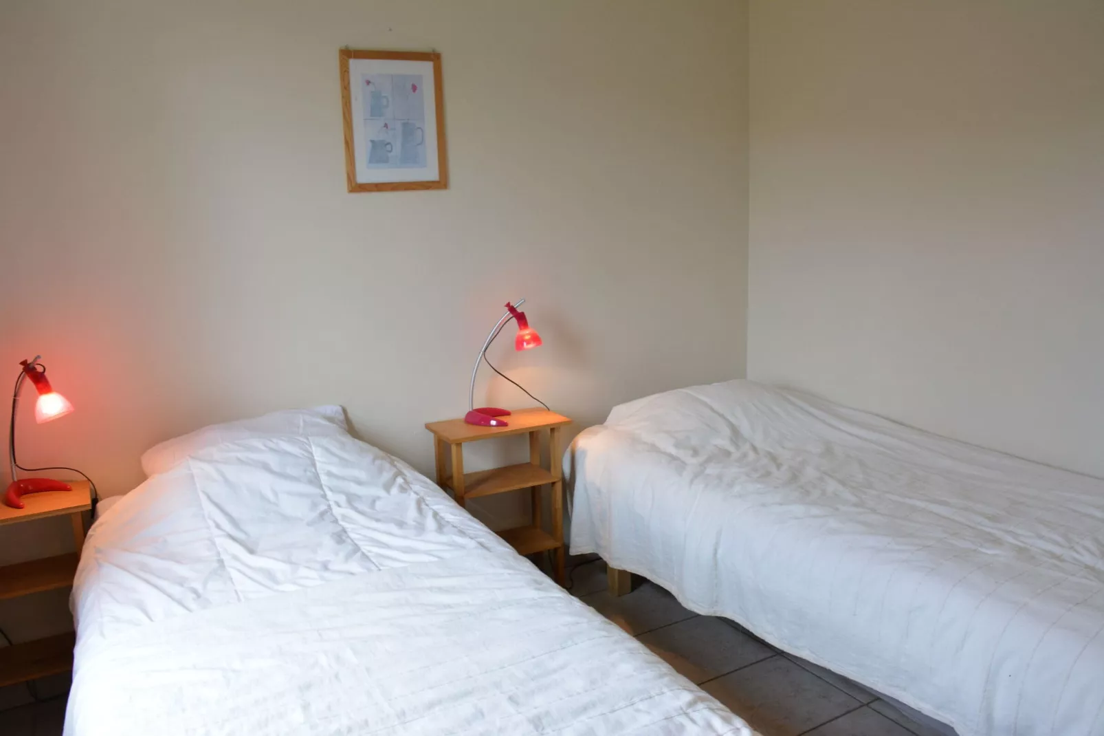 Yameta small-Bedroom