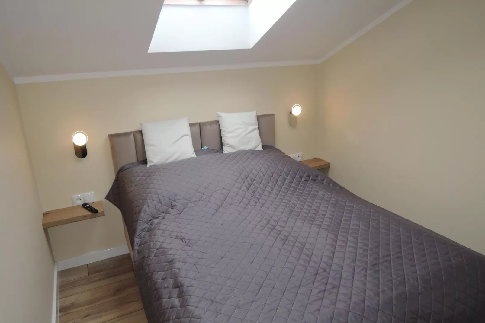 Komfortowy apartament z basenem i jacuzzi w Międzywodziu-Bedroom