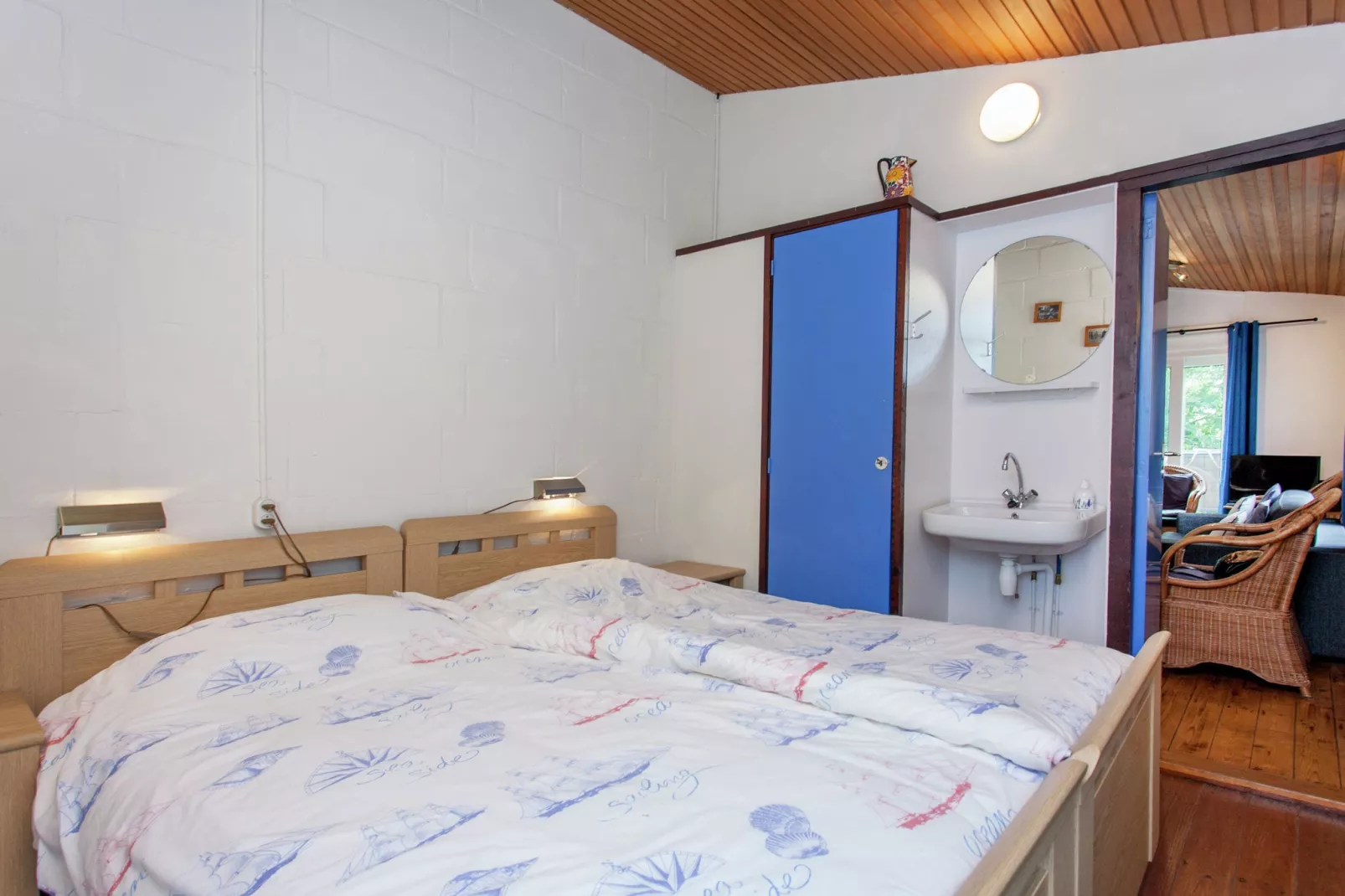 Skries-Bedroom