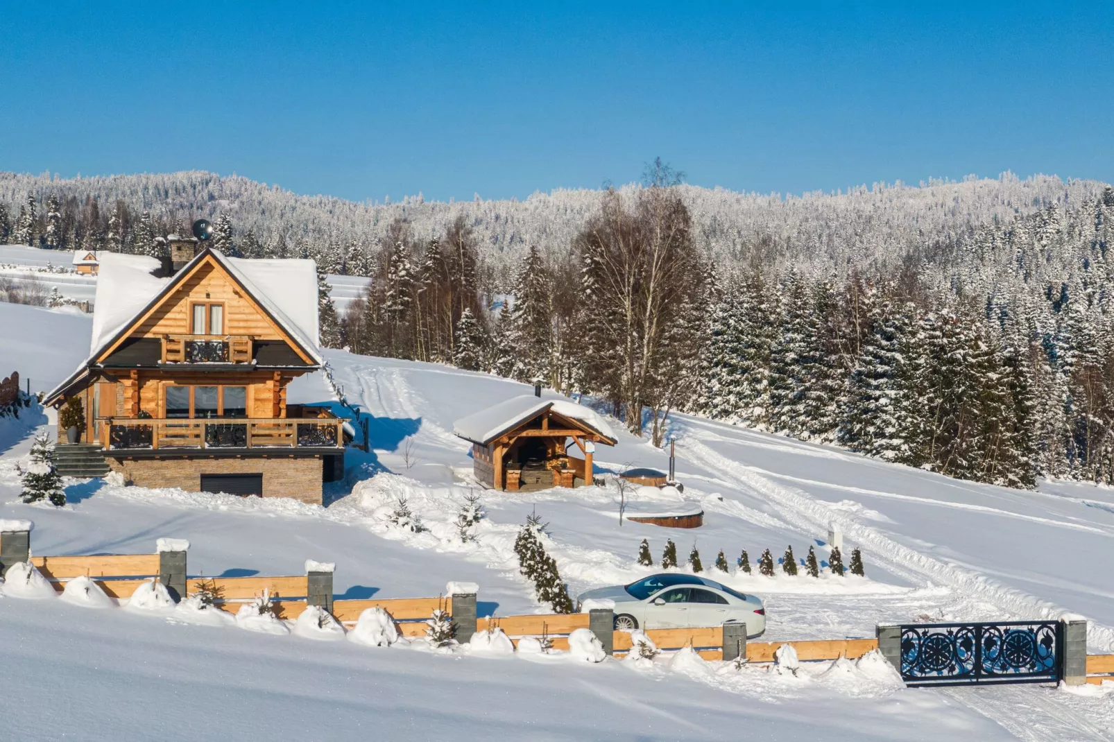 A luxury villa in the Tatra Mountains-Exterior winter