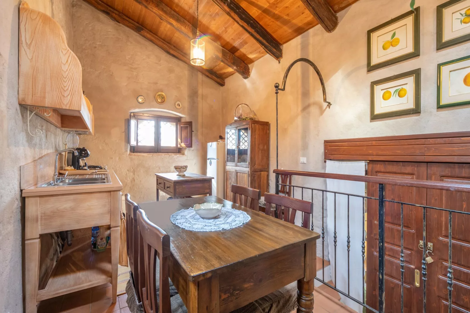 Torre Zunivu-Dining room