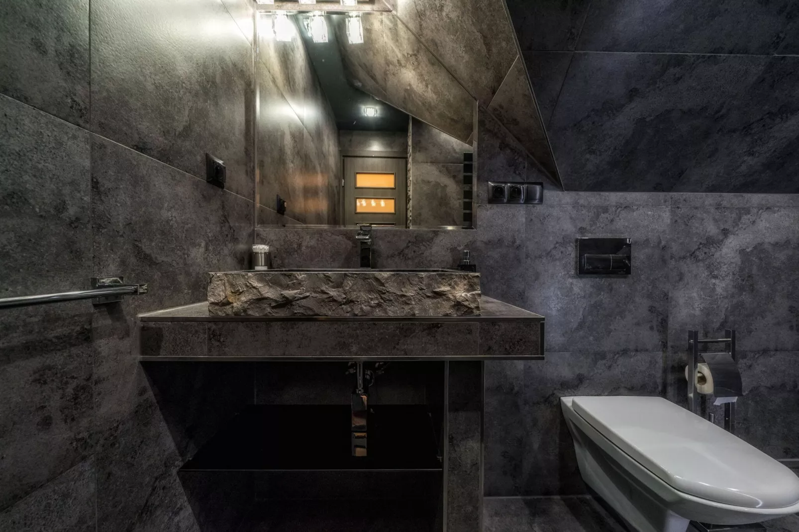 A luxury villa in the Tatra Mountains-Bathroom