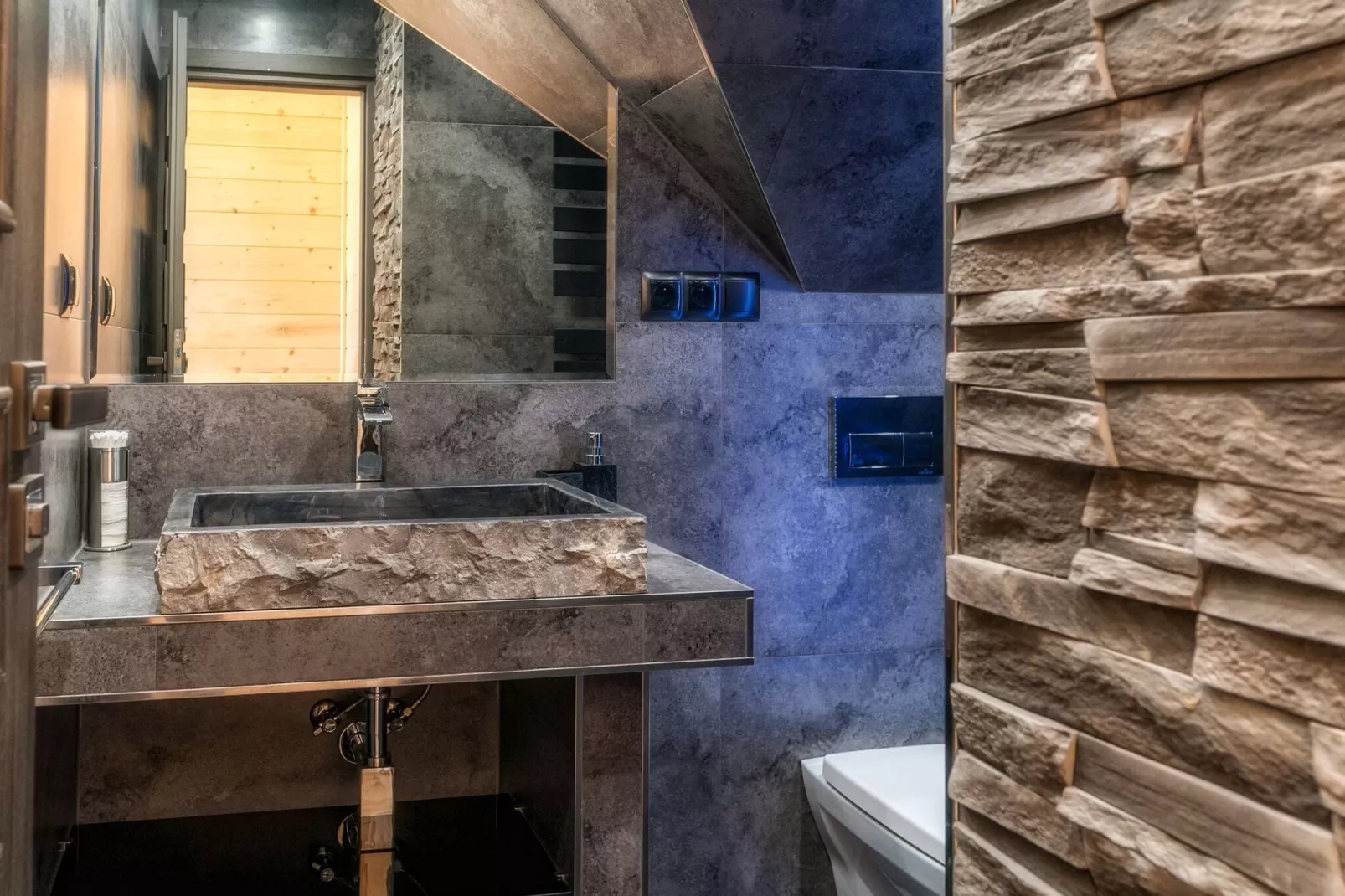 A luxury villa in the Tatra Mountains-Bathroom