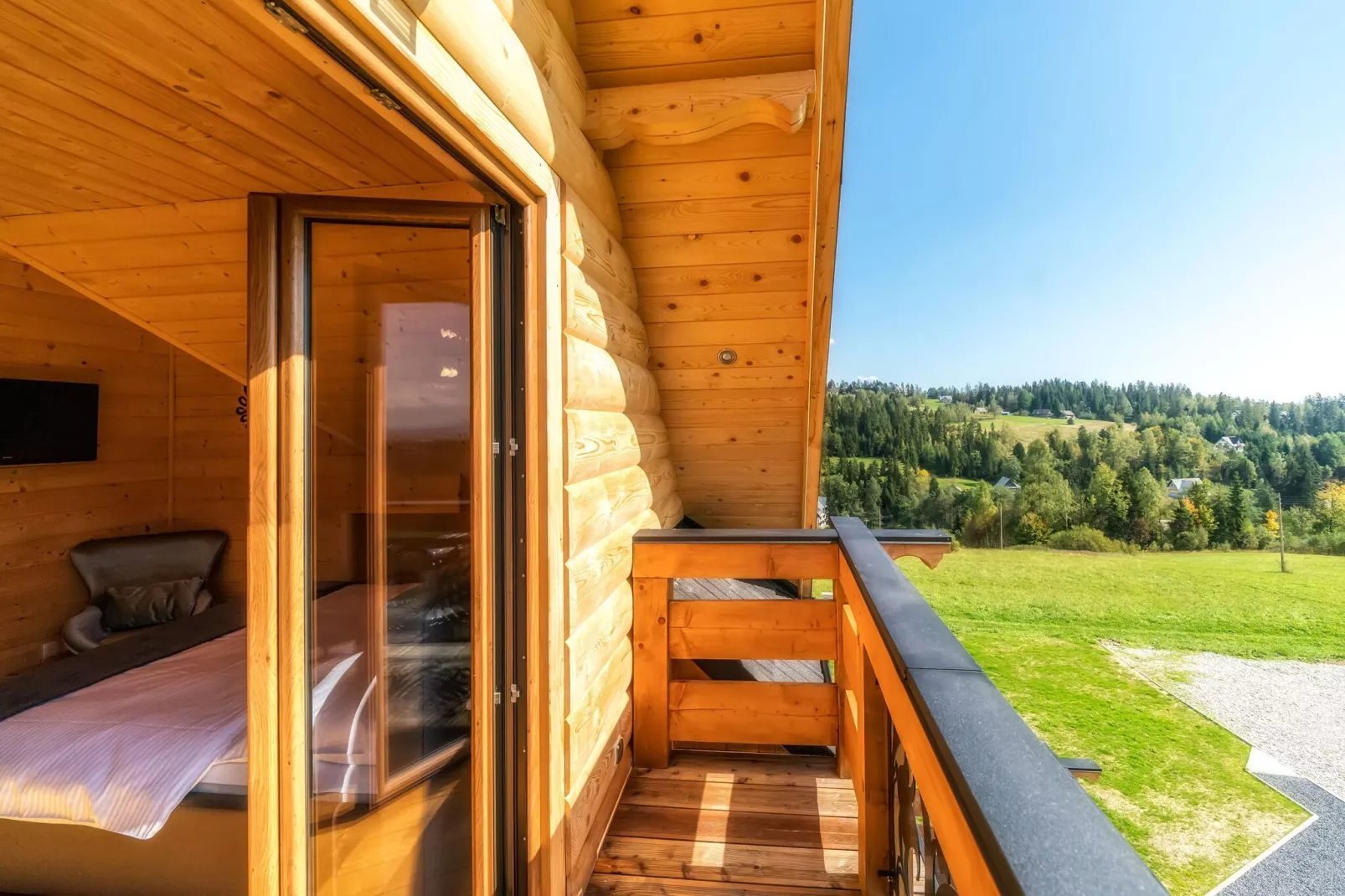 A luxury villa in the Tatra Mountains-Terrace balcony