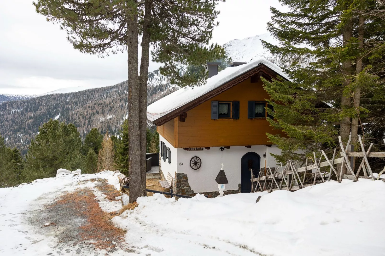 Haus Georg & Eva-Exterior winter