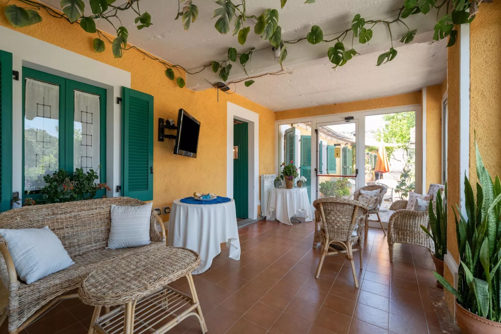 Torre Zunivu-Living room