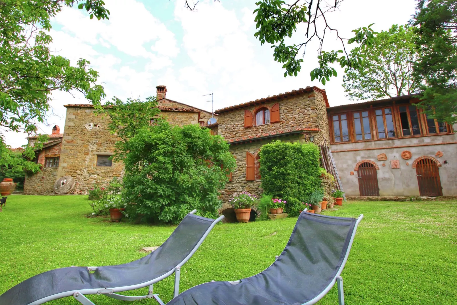 Mulino-Exterior summer