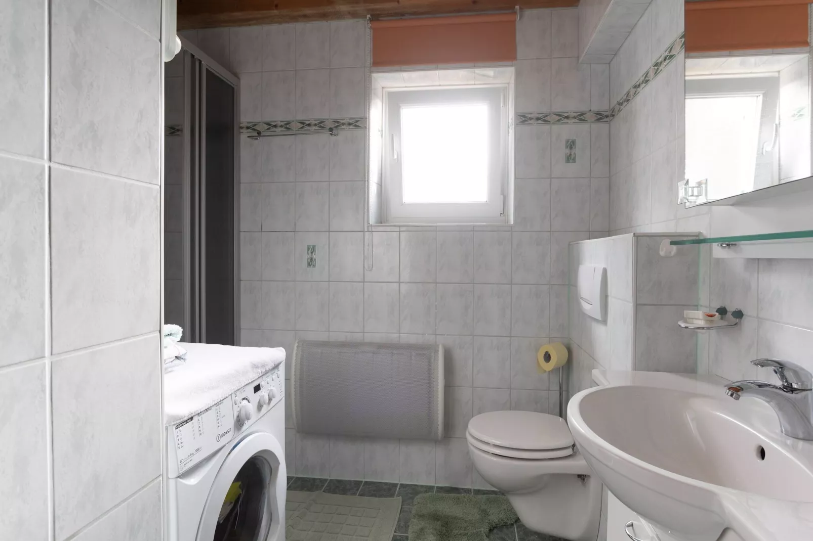 Haus Georg & Eva-Bathroom