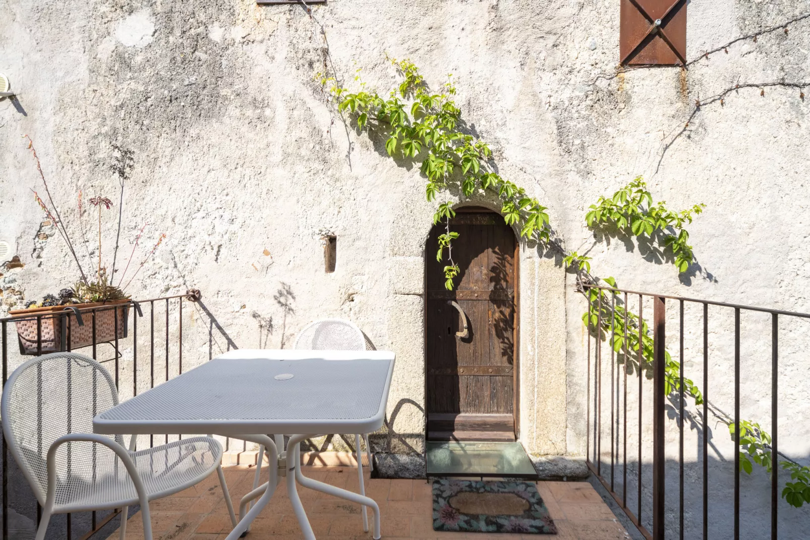 Torre Zunivu-Terrace balcony