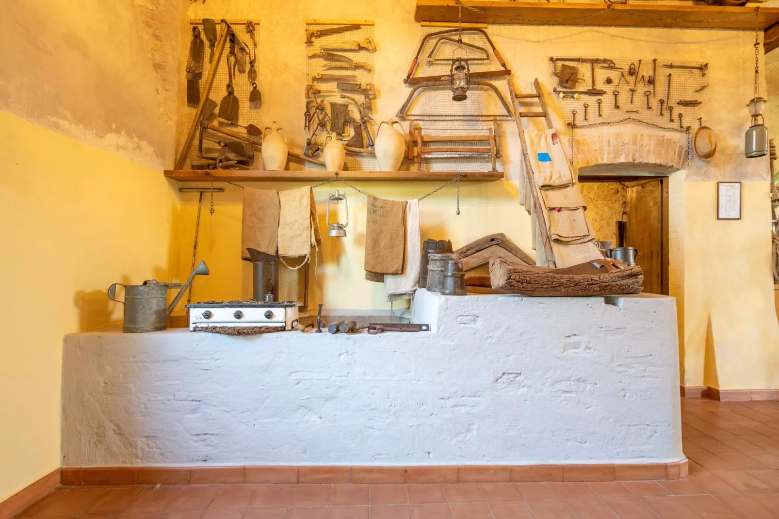 Torre Zunivu-Facilities