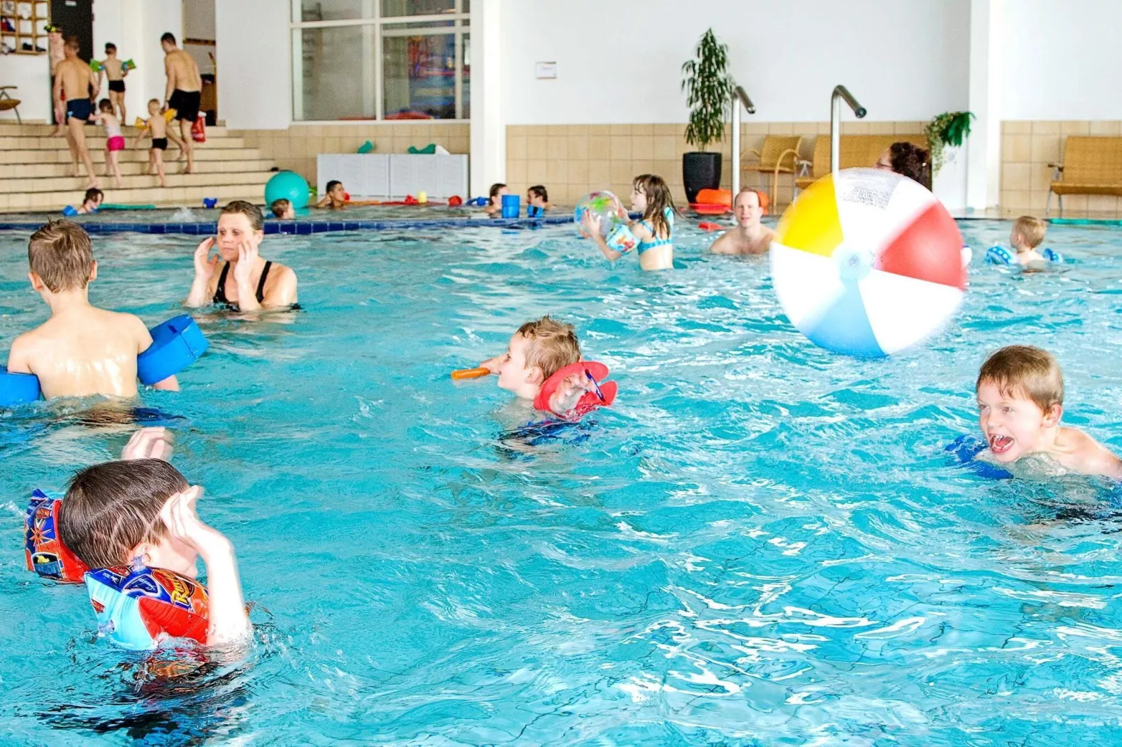 2 levels, 8 persons-Pool