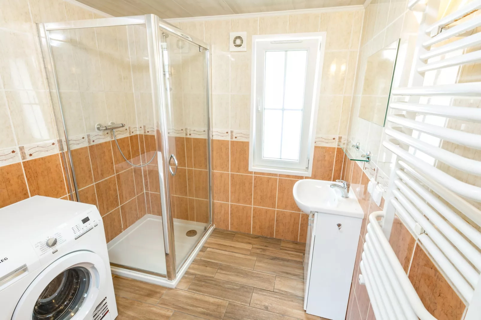 Recreatiepark Tolplas 2-Bathroom