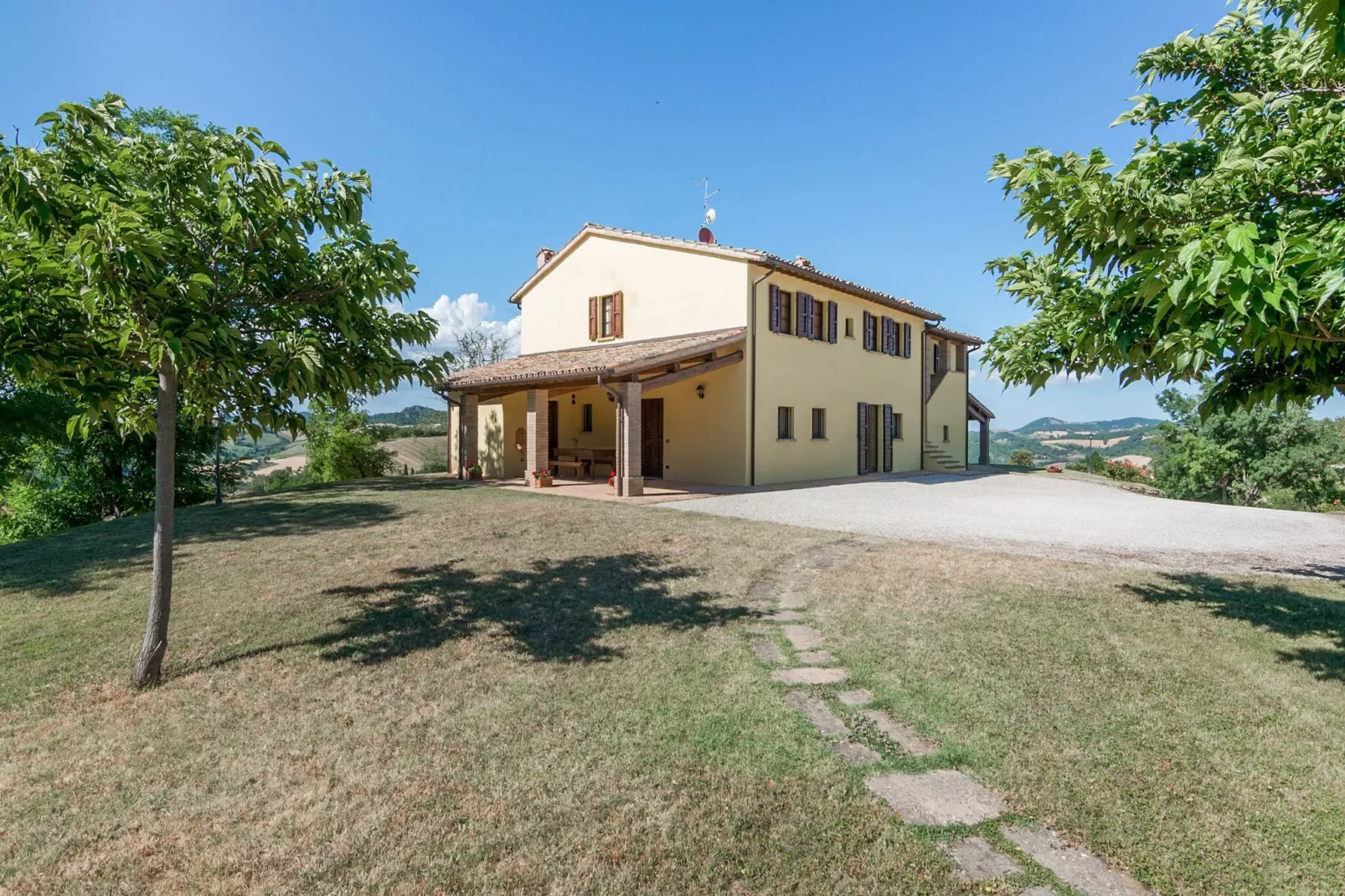 Sant'Angiolino-Exterior summer