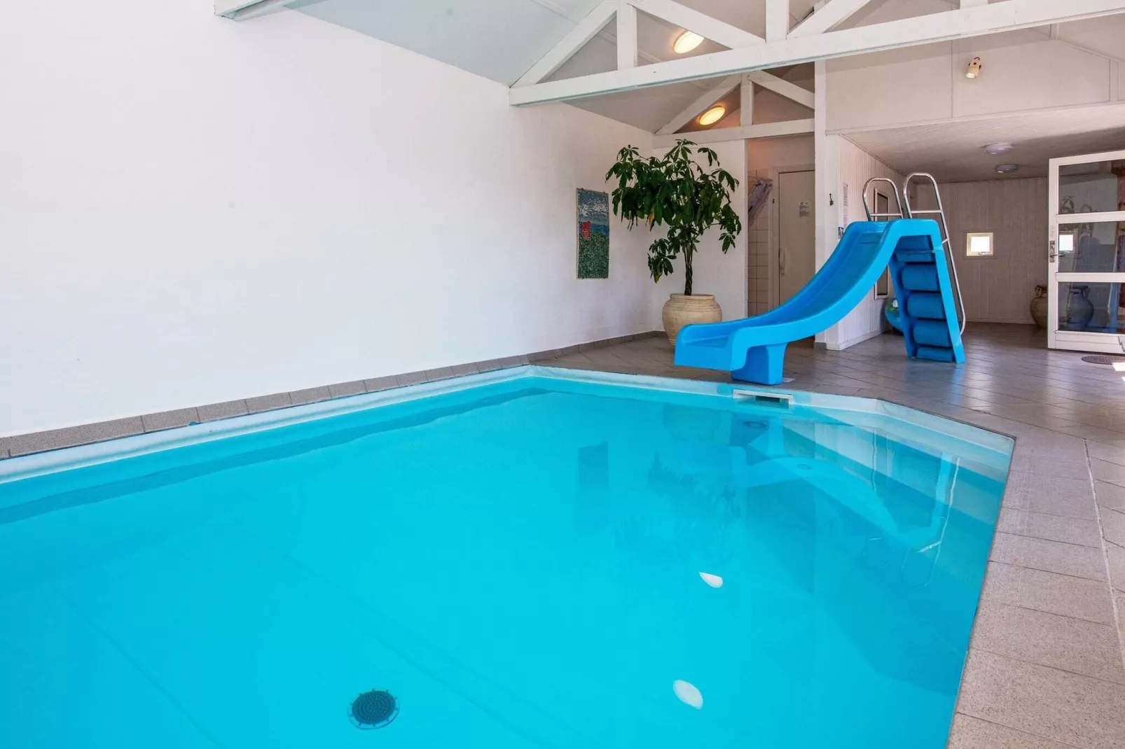 20 Personen Ferienhaus in Ringkøbing-Schwimmbad