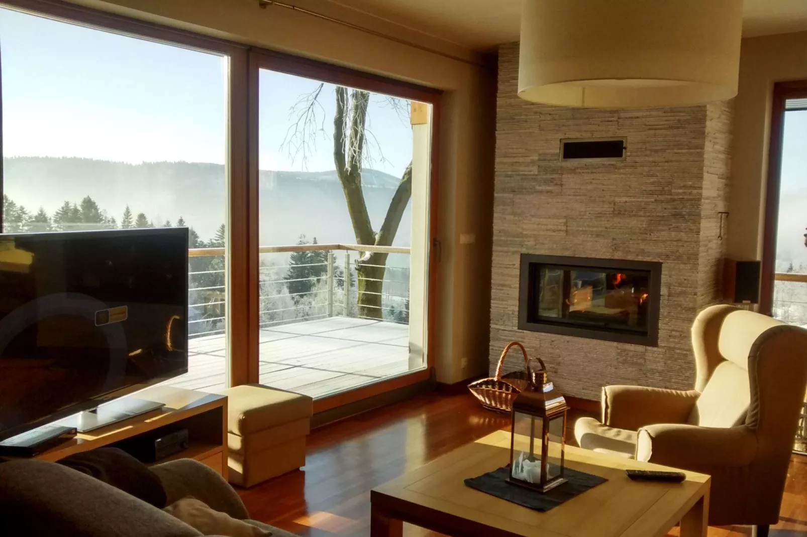 Villa with Mountain View-Living room