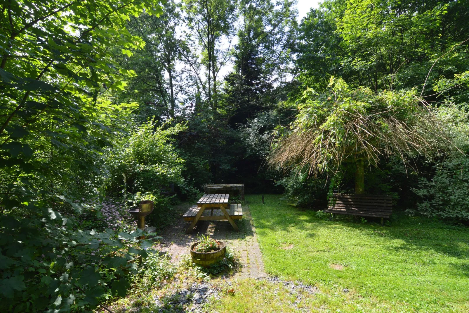 La Buresse-Gardens summer