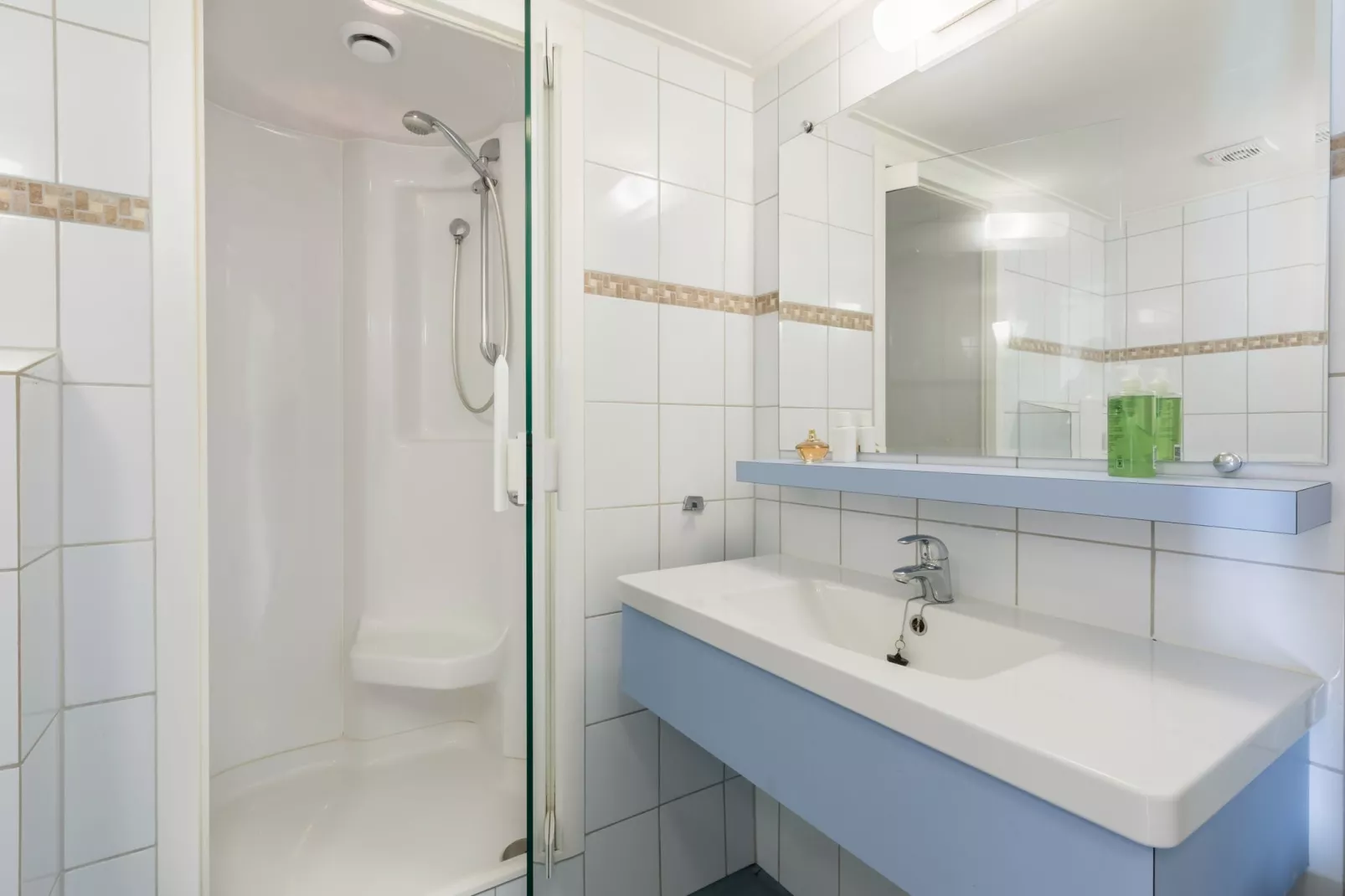 Vakantiepark Klein Vink 15-Bathroom