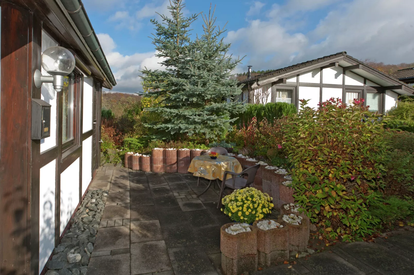 Ferienhaus am Hennesee mit Terrasse-Exterior summer