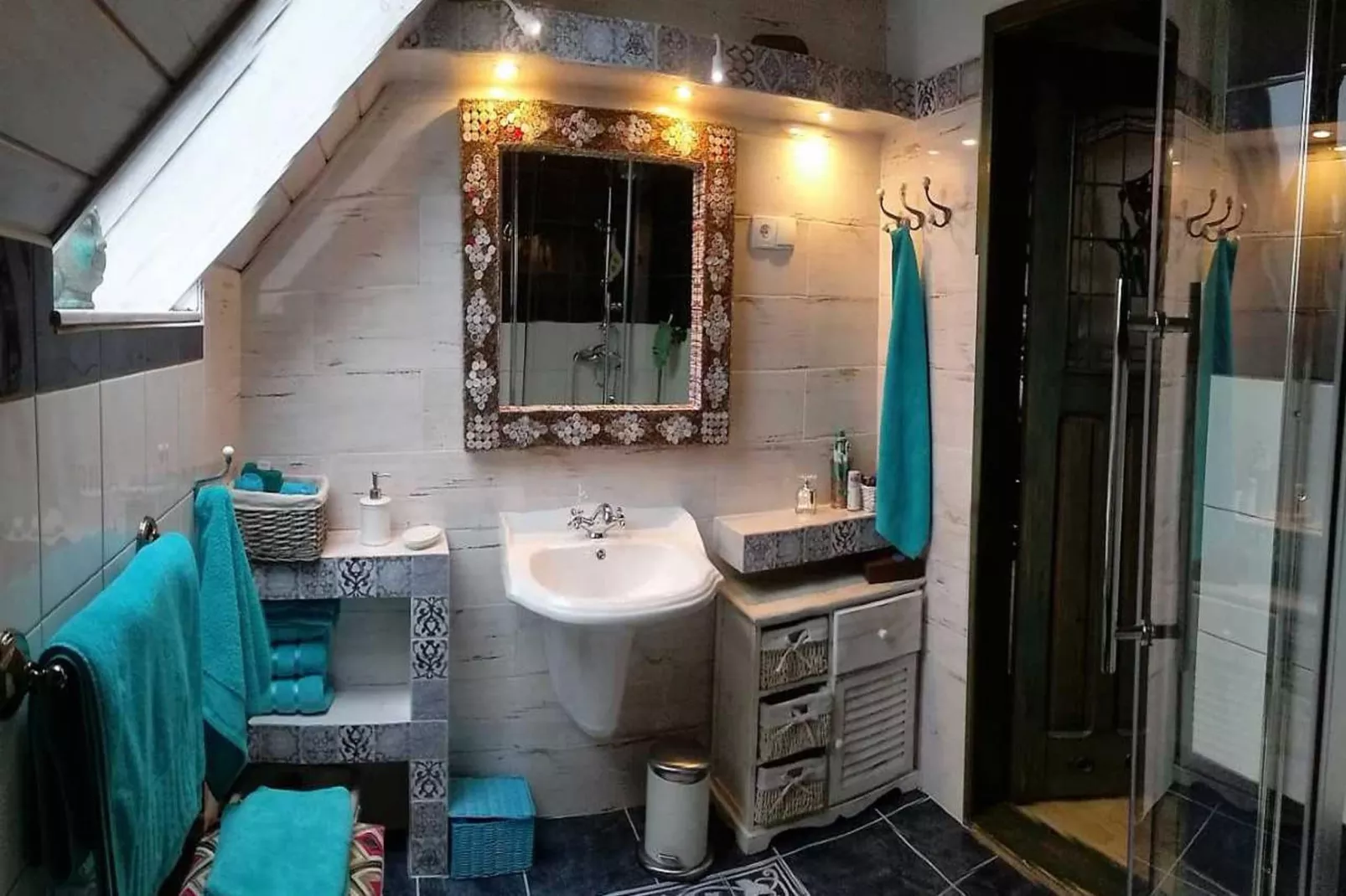 House in the kashubian village-Bathroom