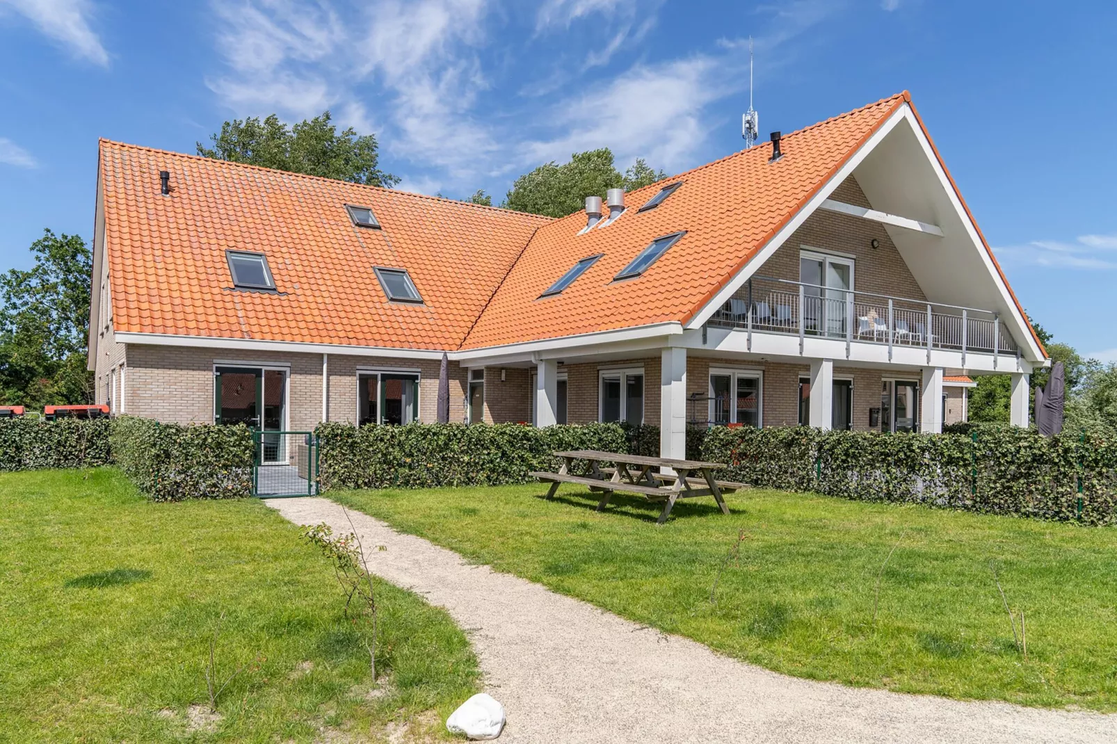 Kaapsduin-Exterior summer