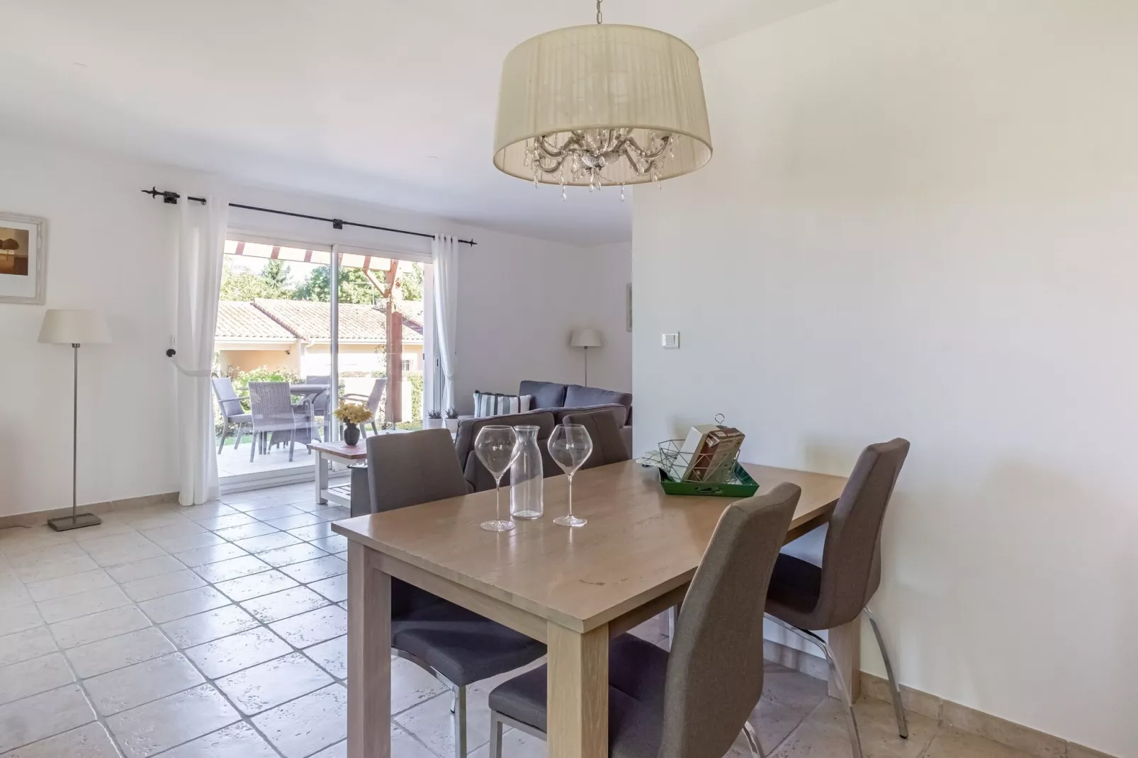 Villa Porthos-Dining room