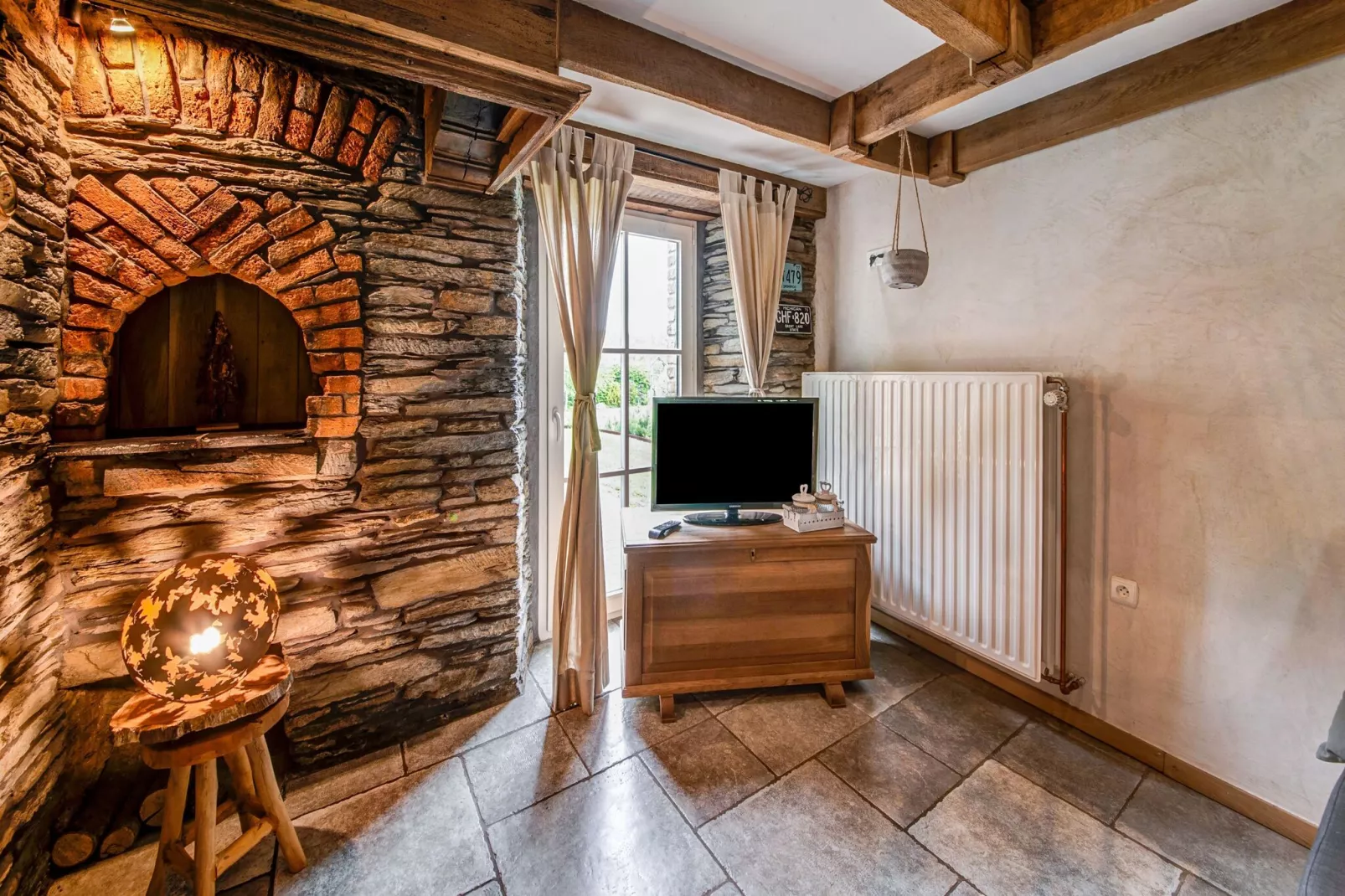 La Nuitée des Nutons-Living room