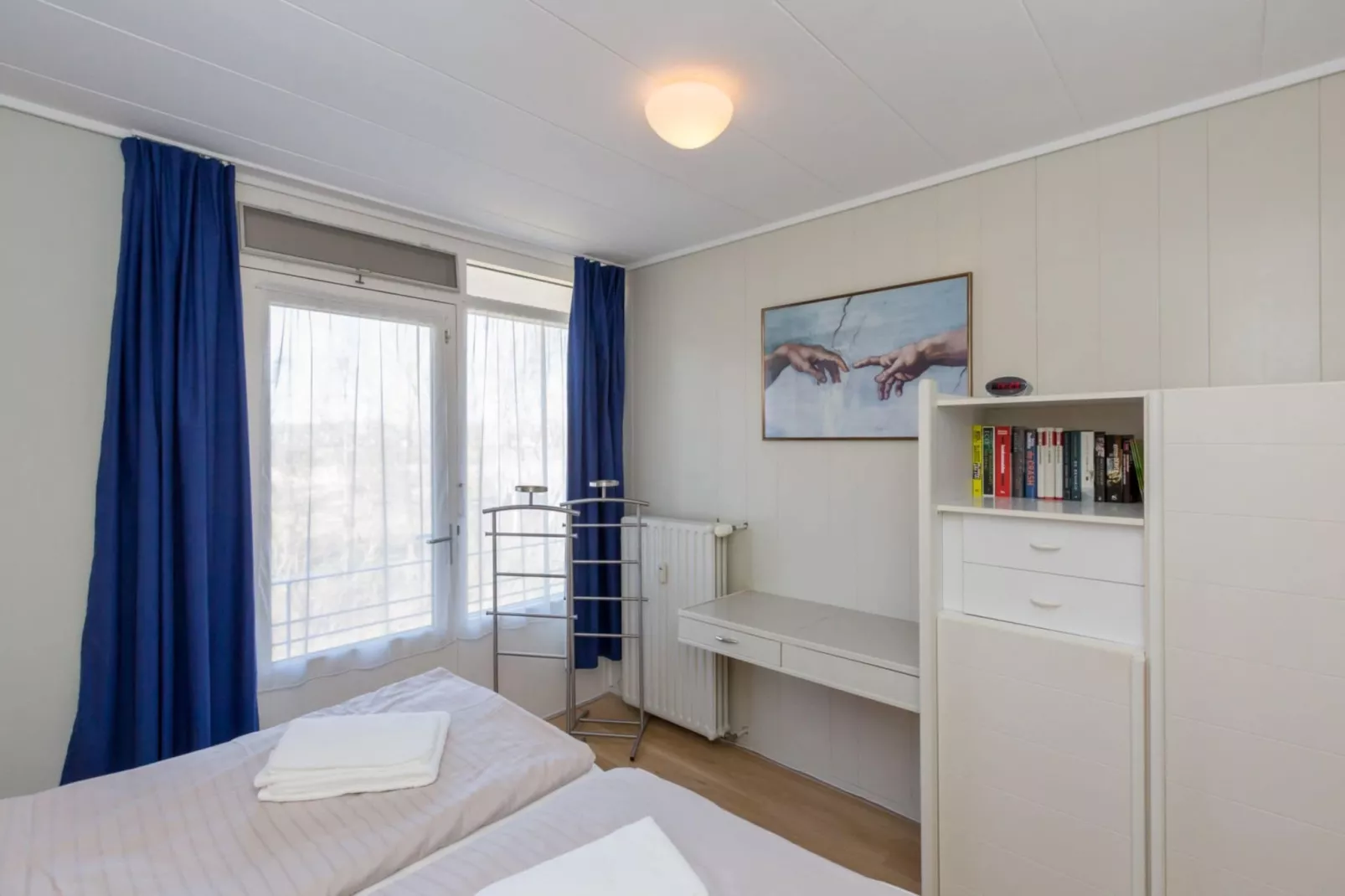 Appartement Burg van Woelderenlaan-Bedroom