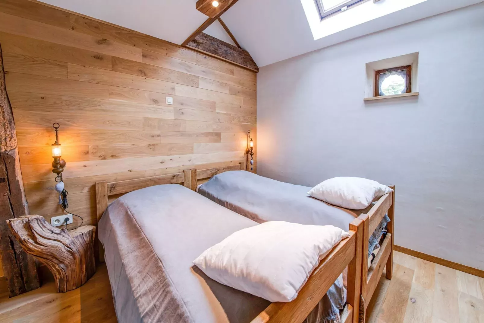 La Nuitée des Nutons-Bedroom