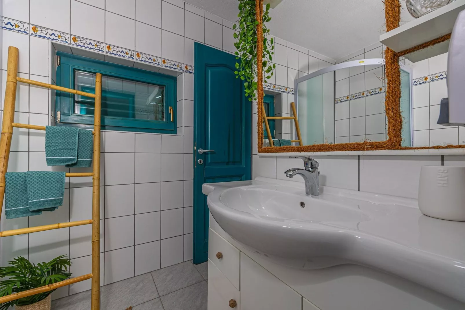 Villa Cikas Palmhouse-Bathroom
