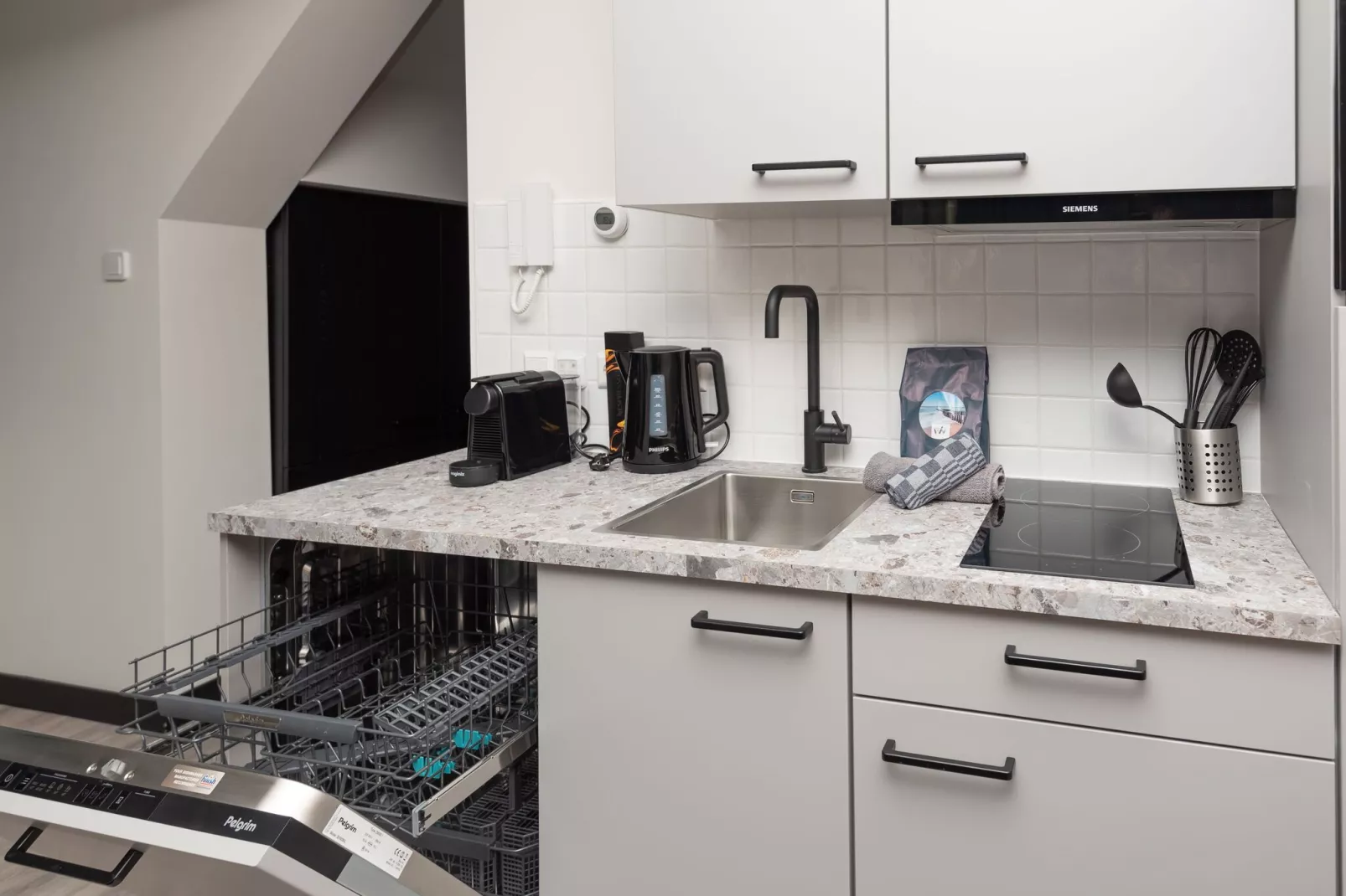 Jan van Renesseweg 1 - 2 pax-Kitchen