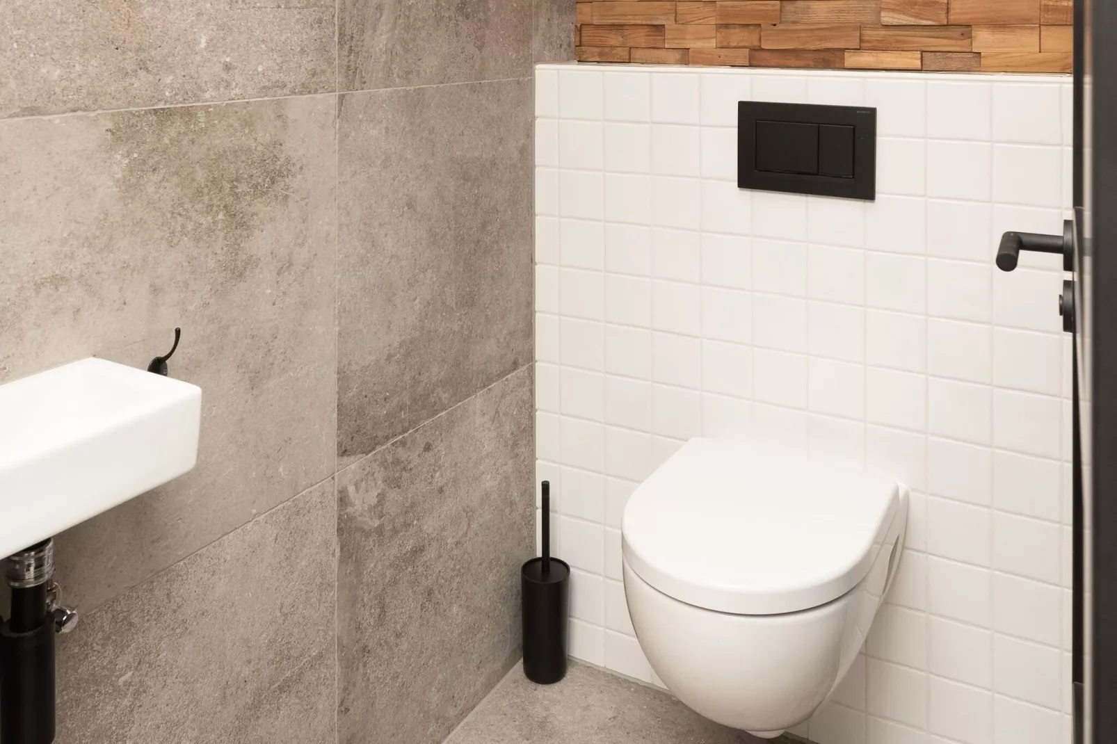 Jan van Renesseweg 1 - 2 pax-Bathroom