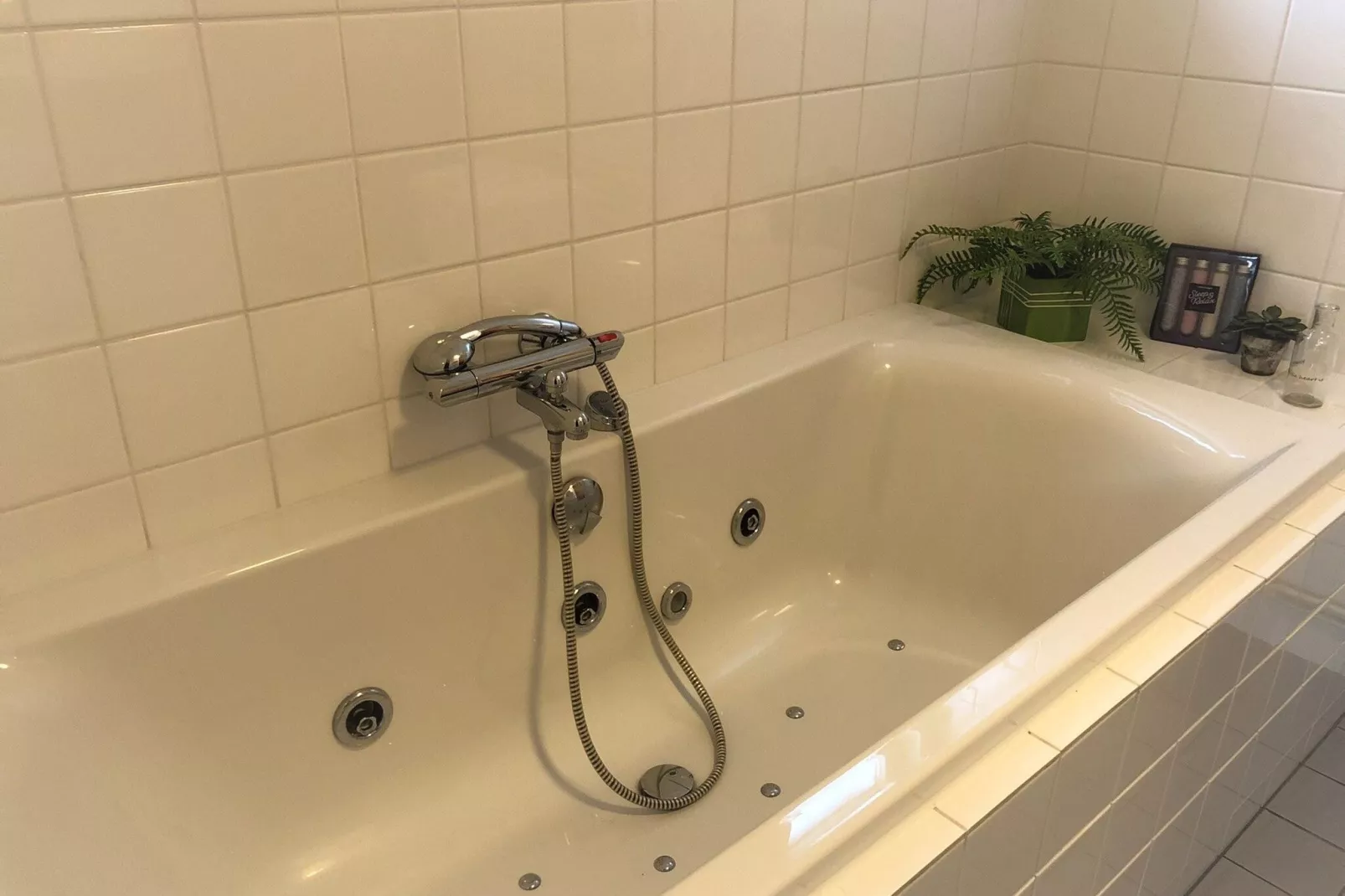 Uit en Thuis aan Zee-Bathroom