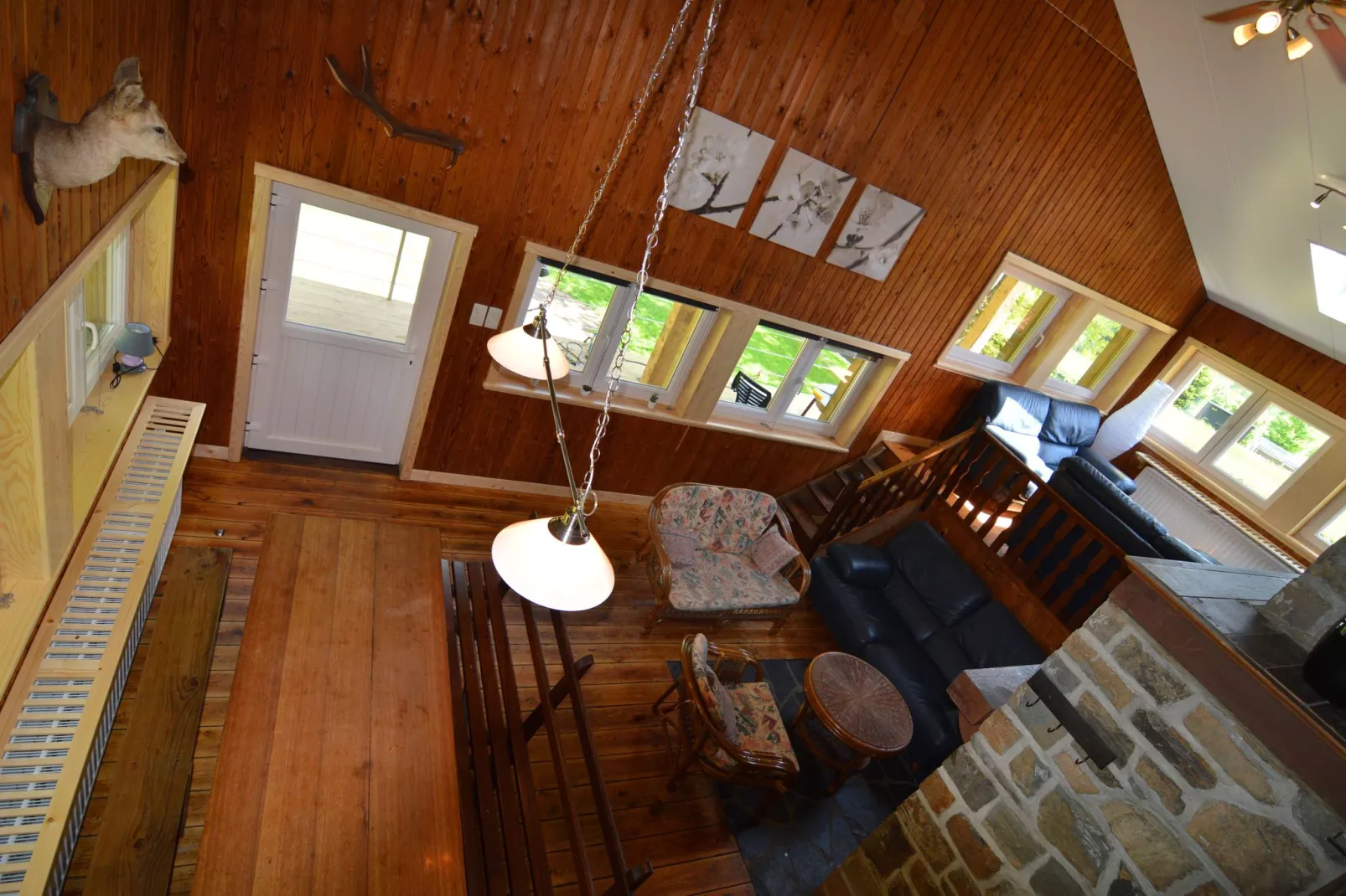 Le Chevreuil-Living room