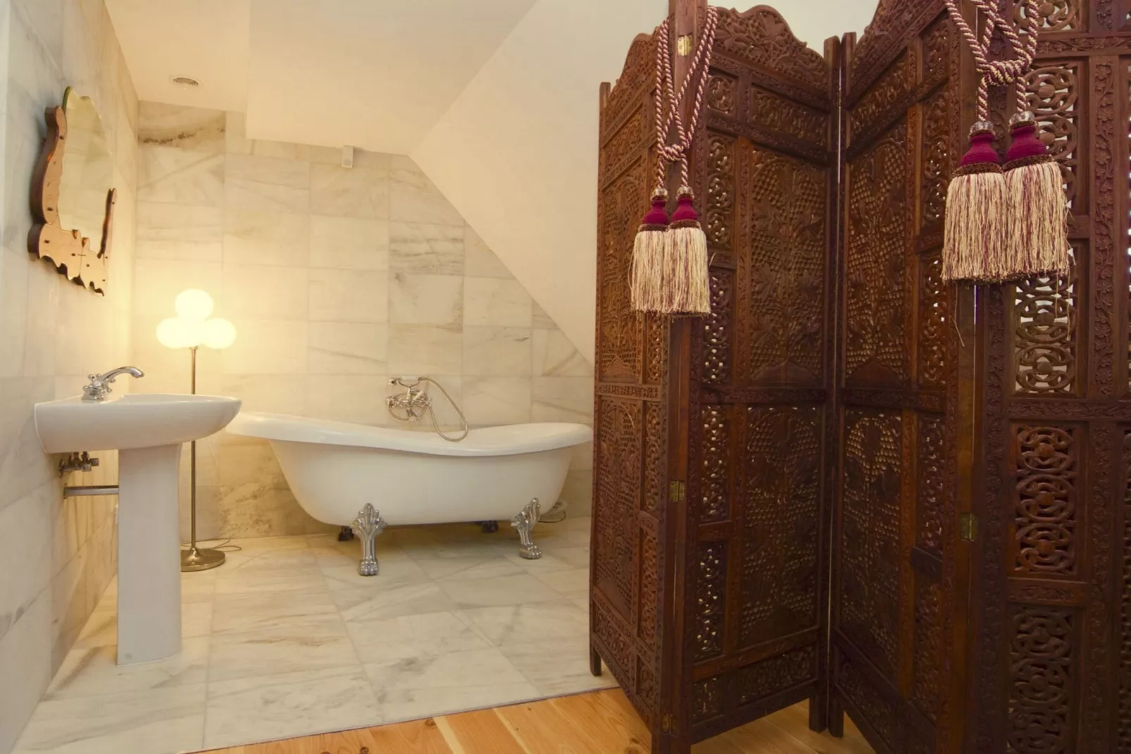 A historic manor by the sea-Bathroom