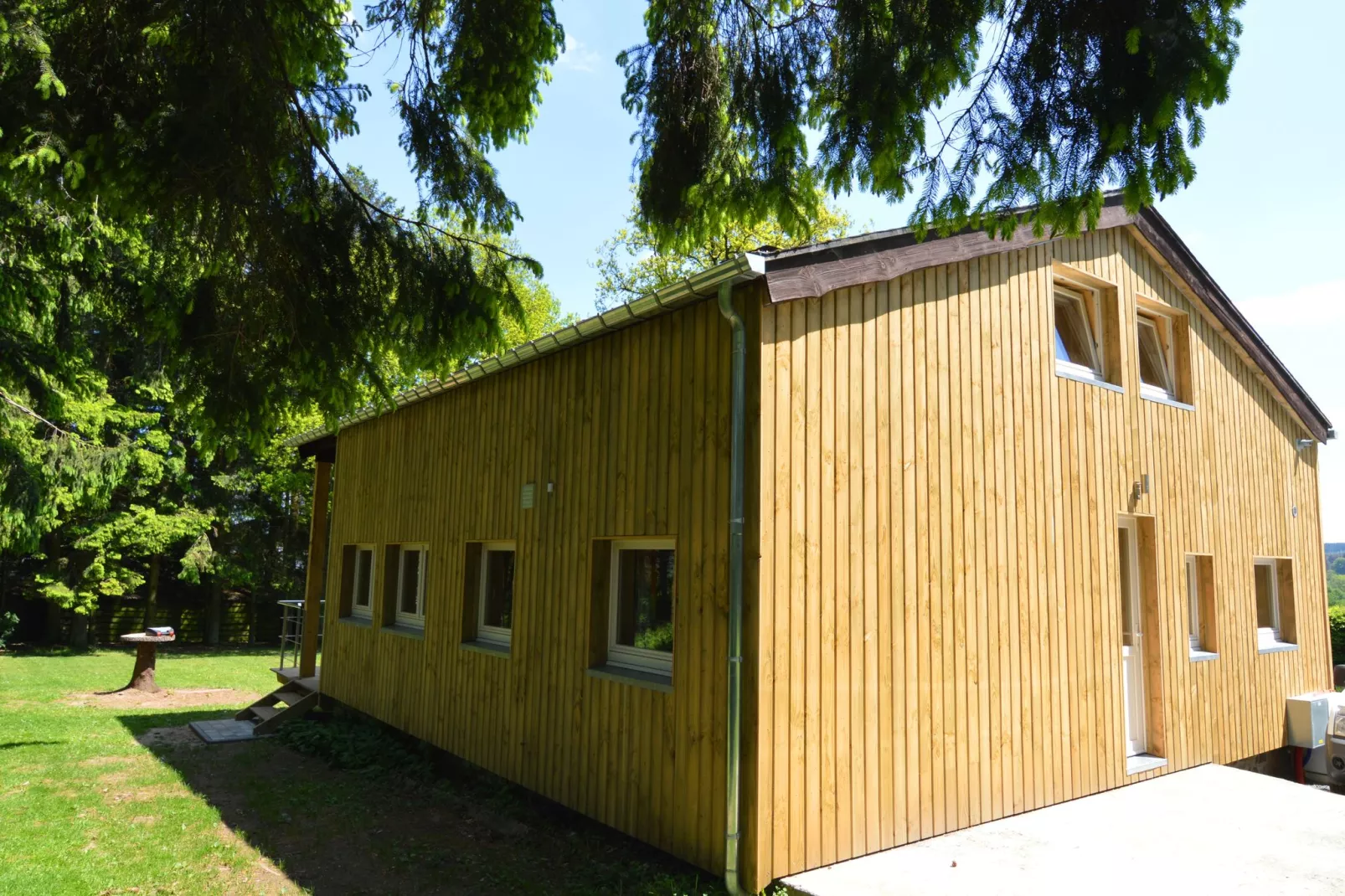 Le Chevreuil-Exterior summer