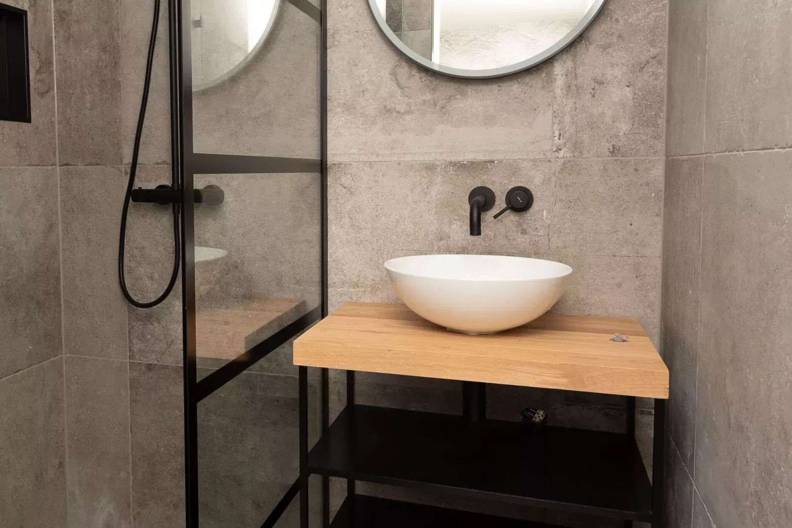 Jan van Renesseweg 1 - 2 pers-Bathroom