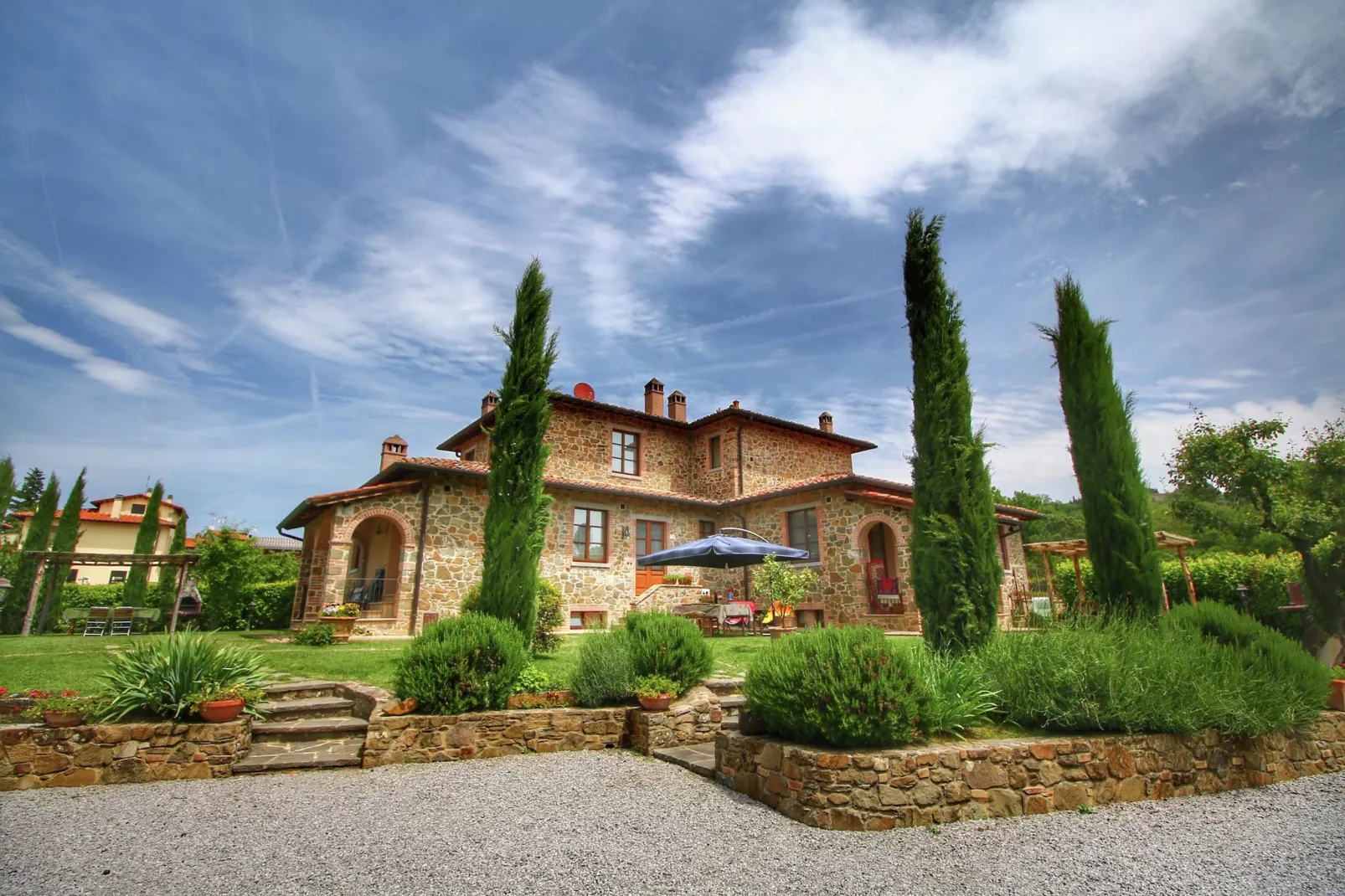 Casal Gheriglio Roseto-Exterior summer