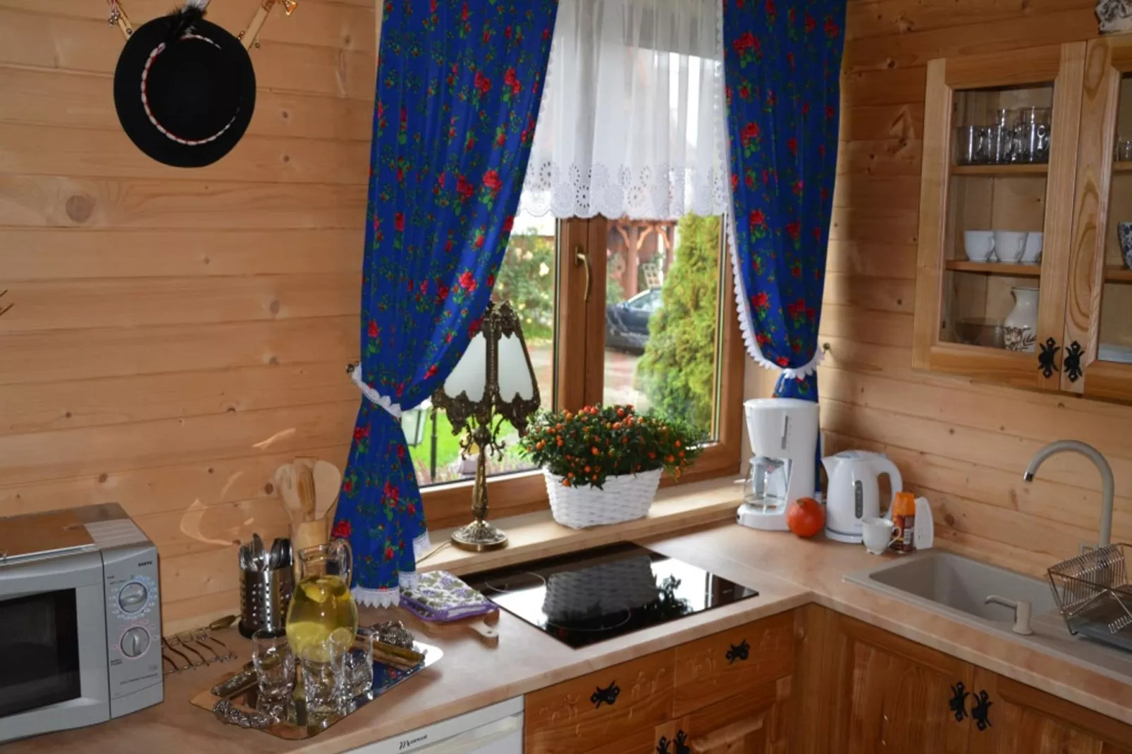 A fabulous house in the mountains-Kitchen