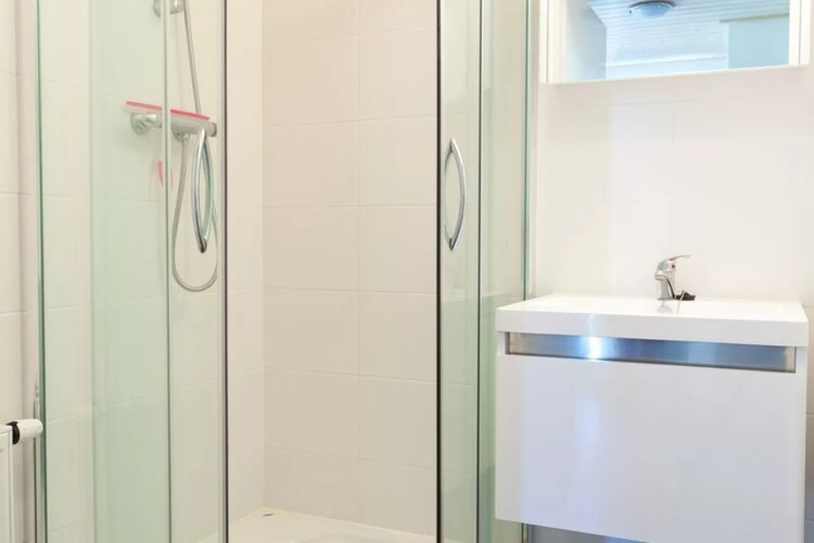 Chalet Doutzen-Bathroom