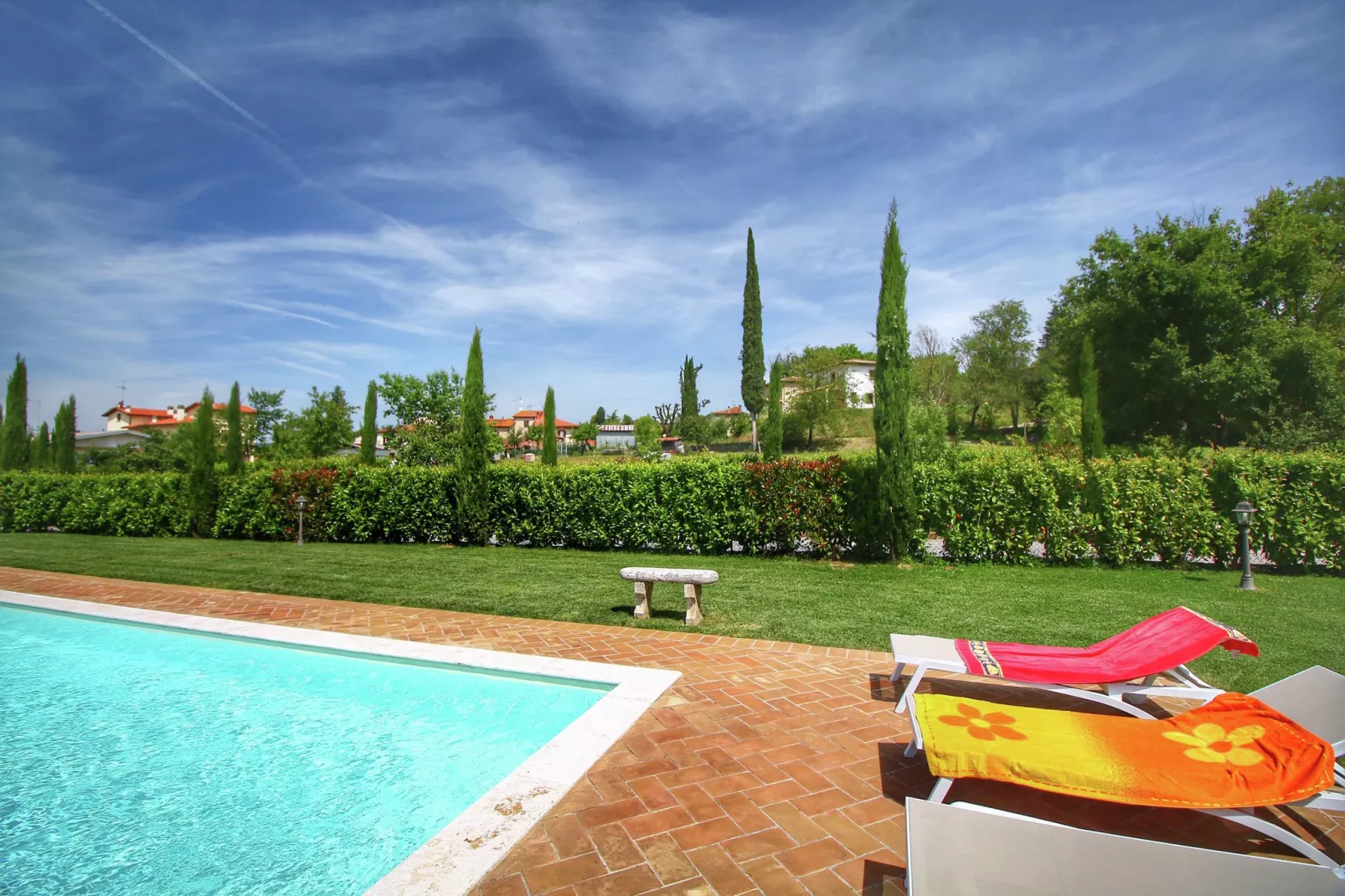 Casal Gheriglio Roseto-View summer