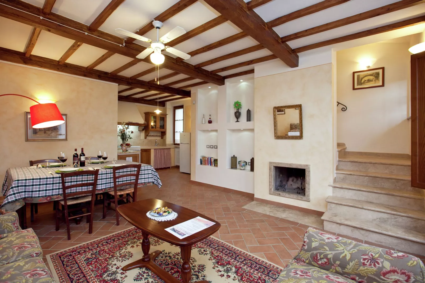 Casal Gheriglio Roseto-Living room