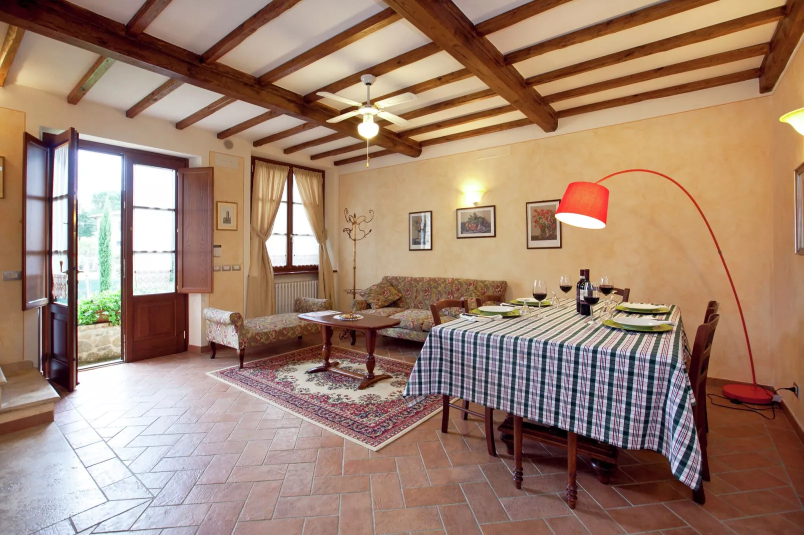 Casal Gheriglio Roseto-Living room