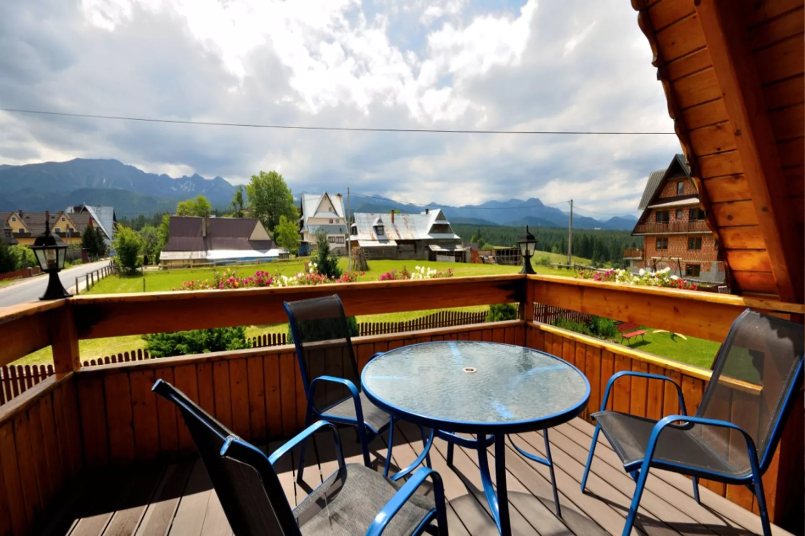 A fabulous house in the mountains-Terrace balcony