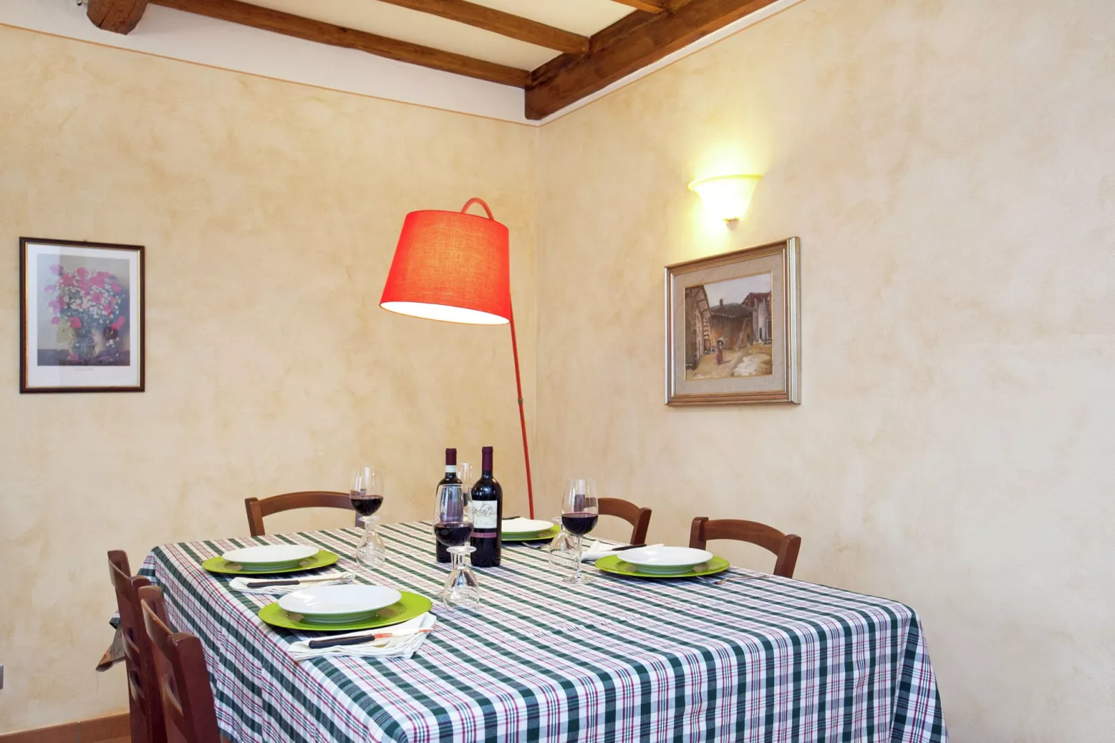 Casal Gheriglio Roseto-Dining room