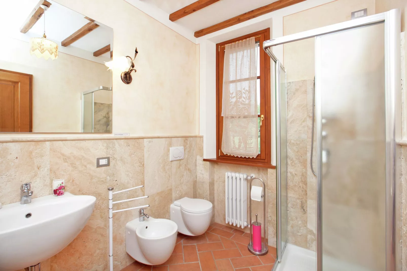 Casal Gheriglio Roseto-Bathroom