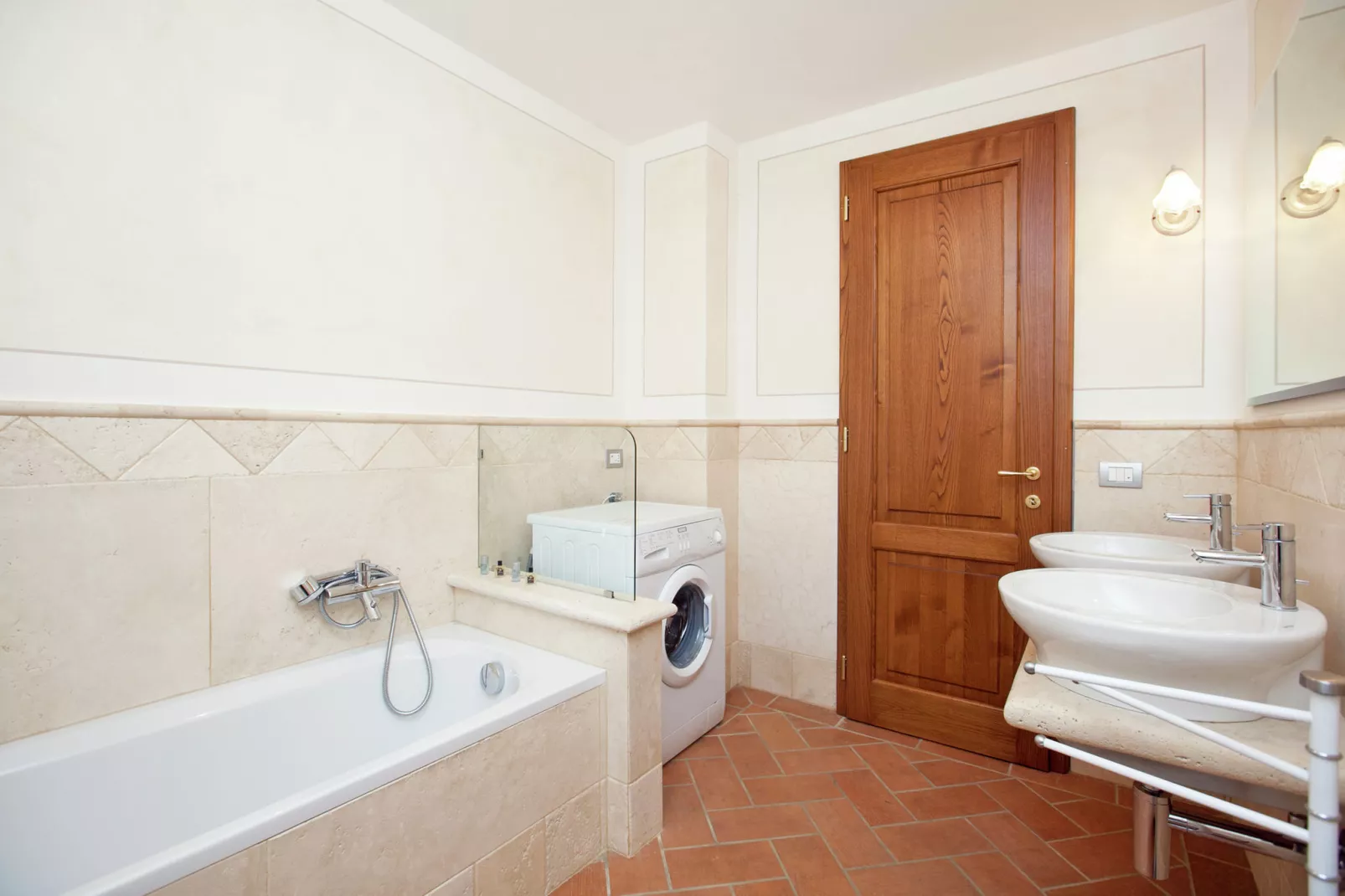 Casal Gheriglio Roseto-Bathroom