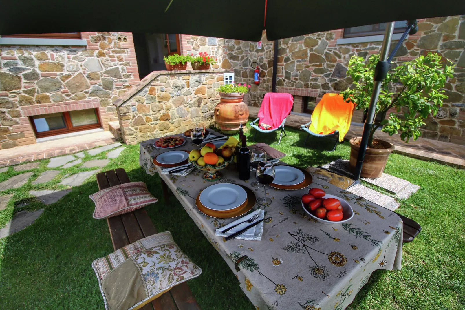 Casal Gheriglio Roseto-Terrace balcony