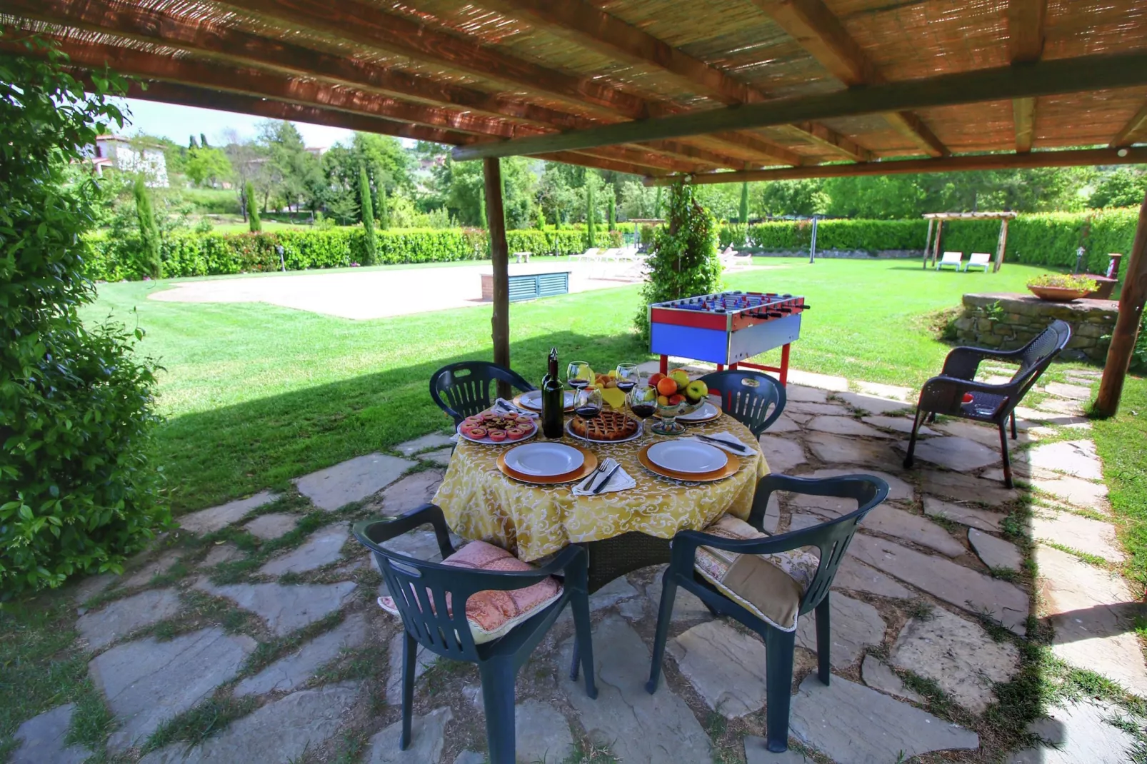 Casal Gheriglio Roseto-Terrace balcony